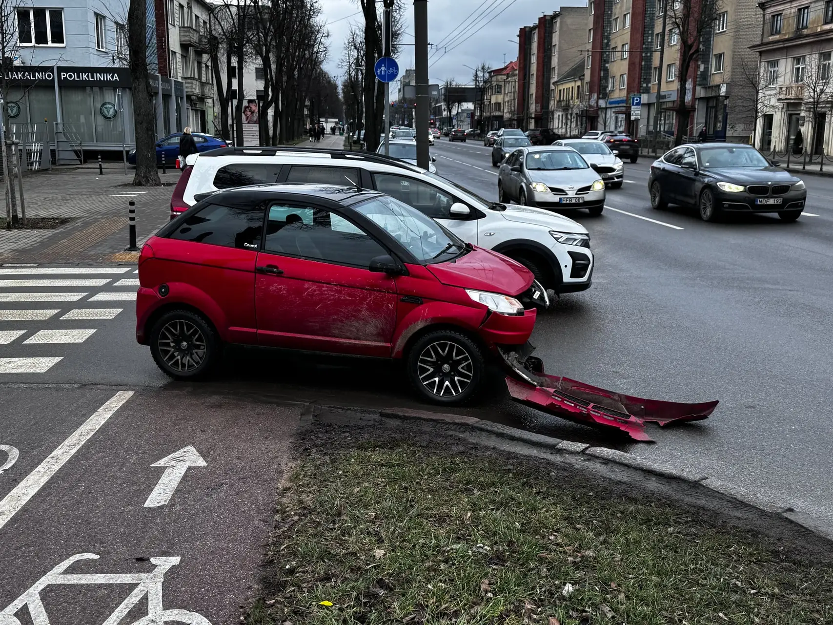 AM kategorija,  Avarija Savanorių pr. / Skaitytojo nuotr.