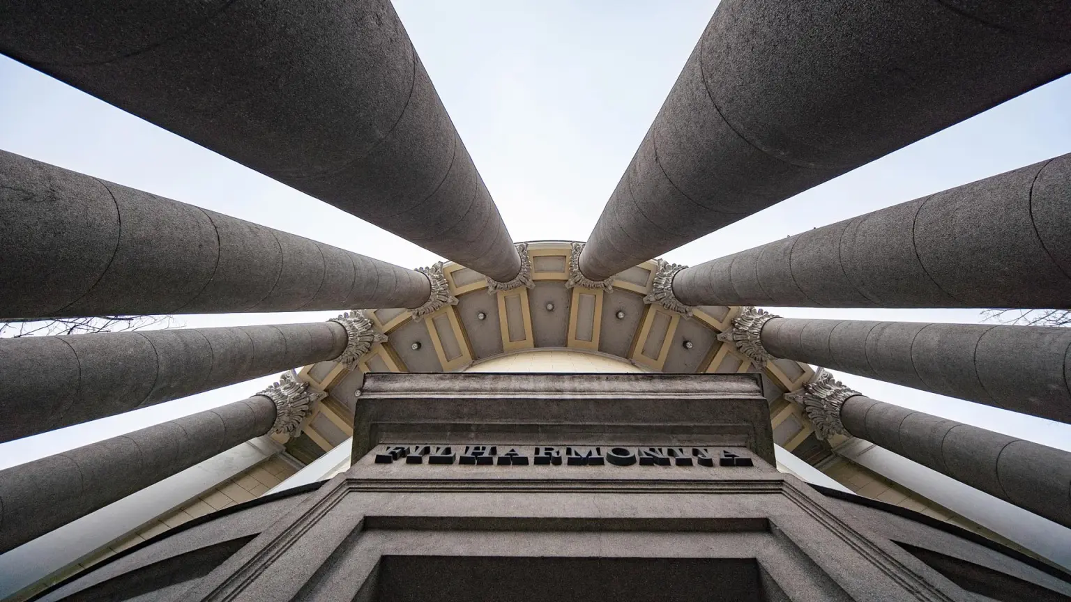 Kauno filharmonija (buvę Laikinosios sostinės Teisingumo ir seimo rūmai, pastatyti 1925-1929 m., architektas - Edmundas Frykas)./M. Plepio nuotr.