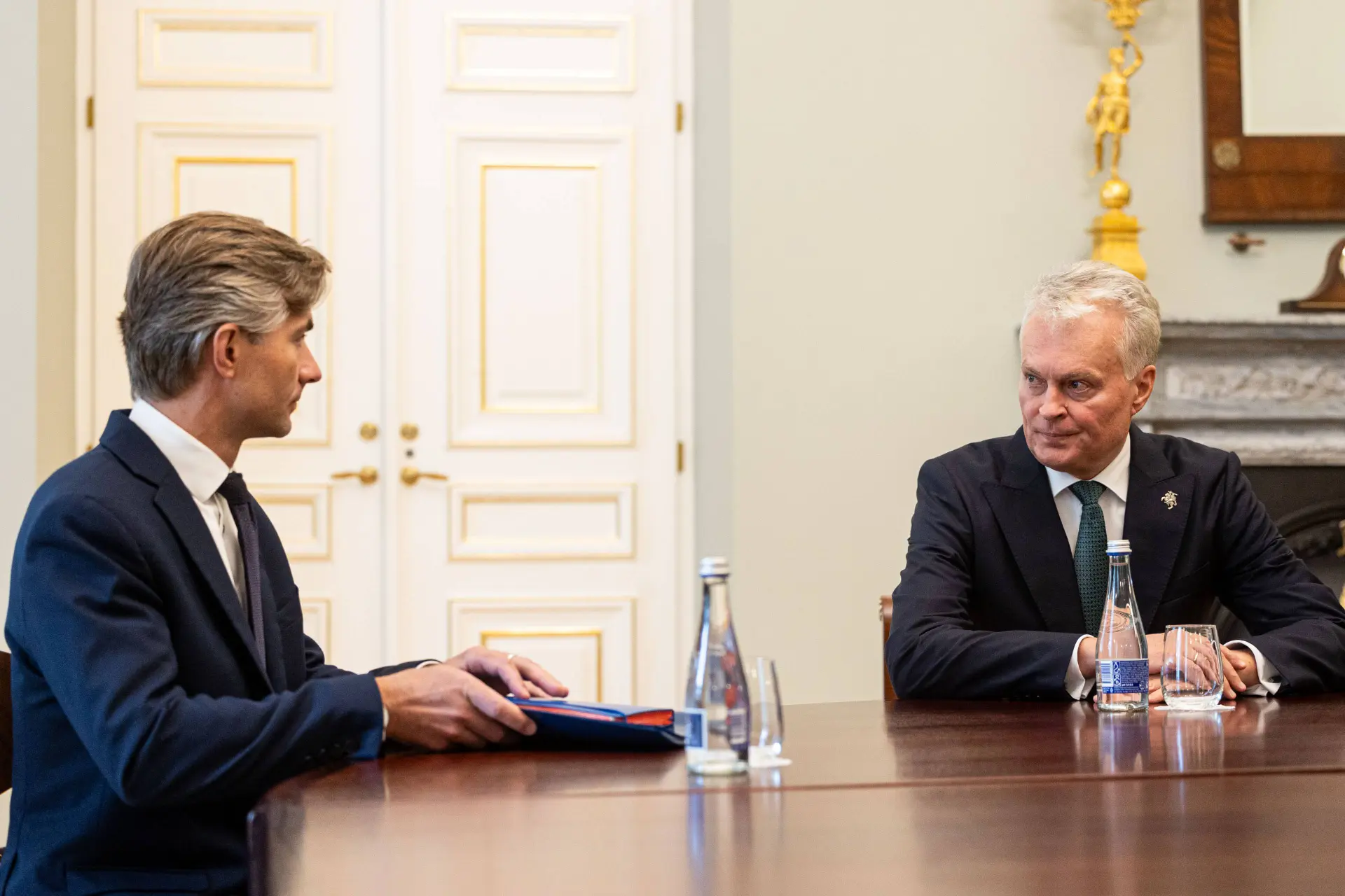 Kęstutis Budrys, Gitanas Nausėda