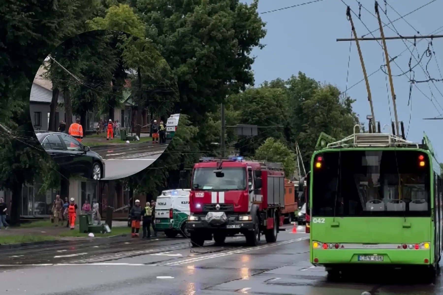Savanorių pr. šalinami audros padariniai