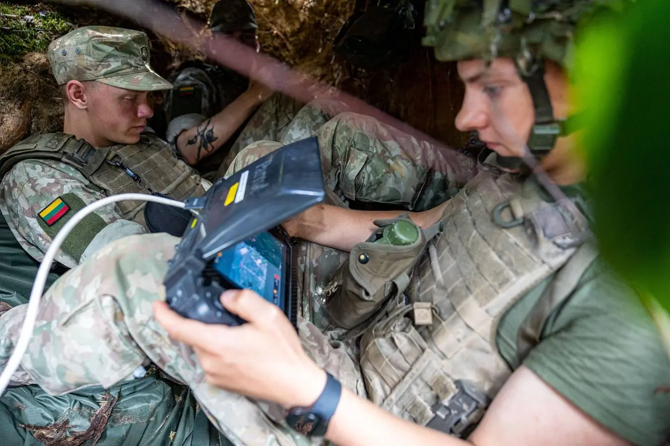 Dronų operatoriai / Srž. M. Patašiaus nuotr.