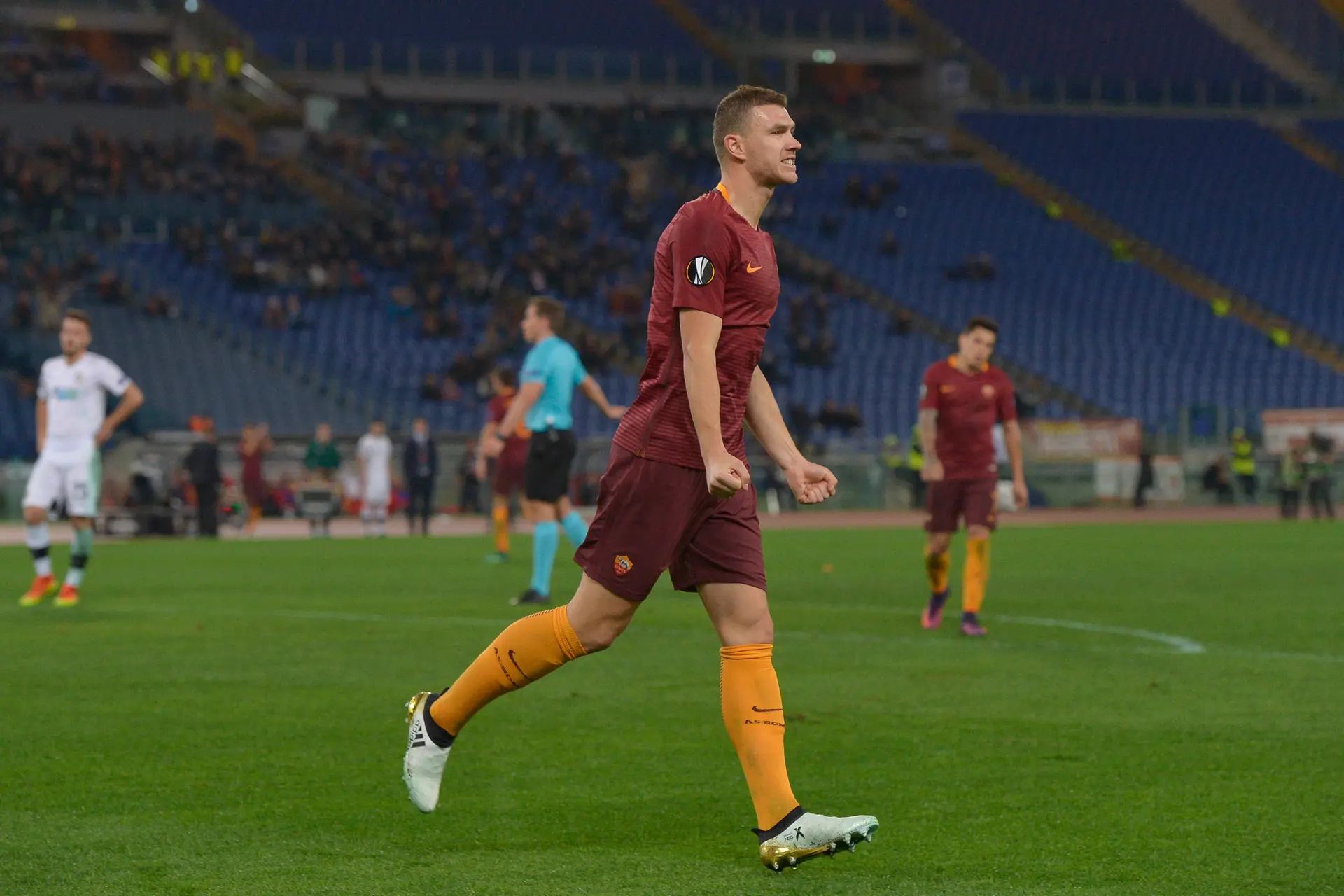 roma viktoria plzen dzeko esultanza gol 3