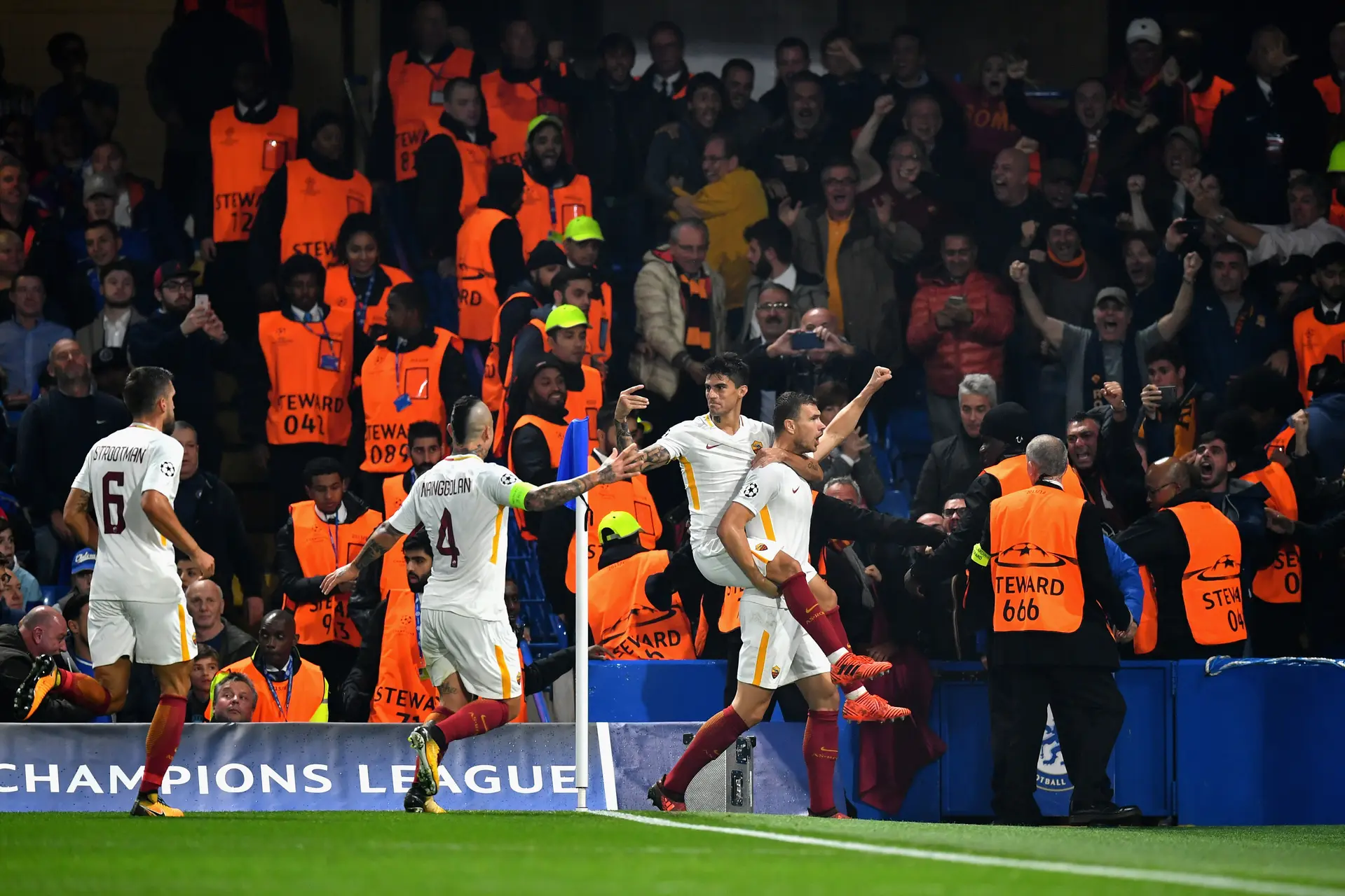 dzeko perotti nainggolan esultano chelsea roma