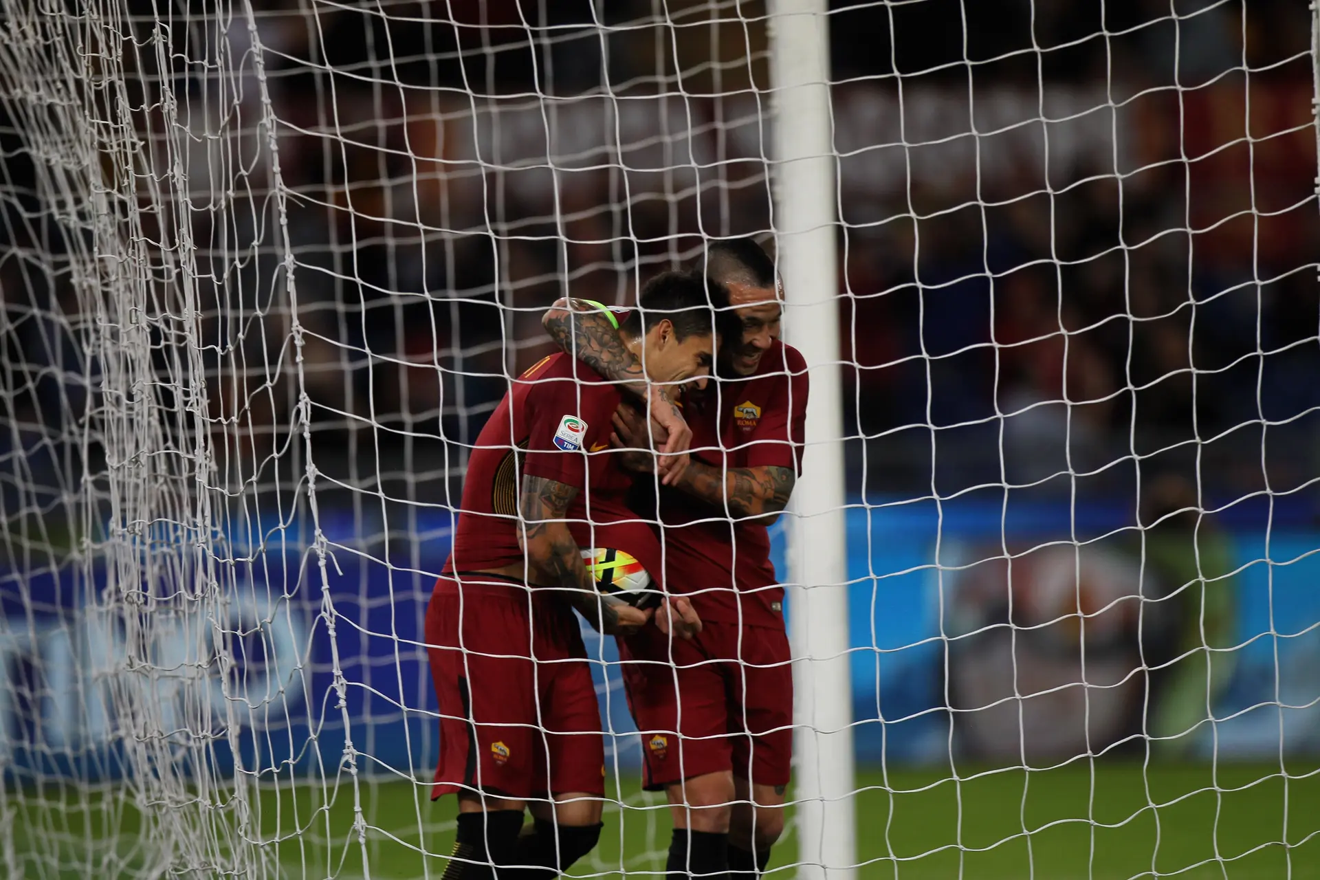 esultanza gol perotti nainggolan roma crotone 251017