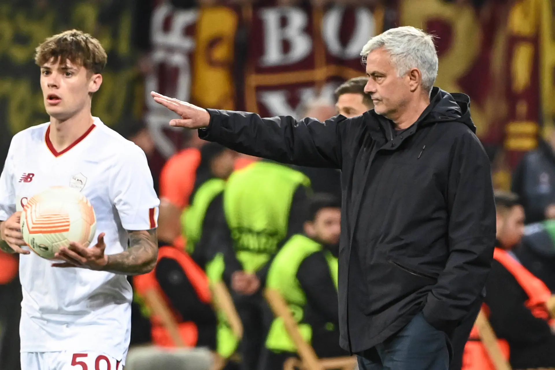bayer leverkusen roma mourinho zalewski