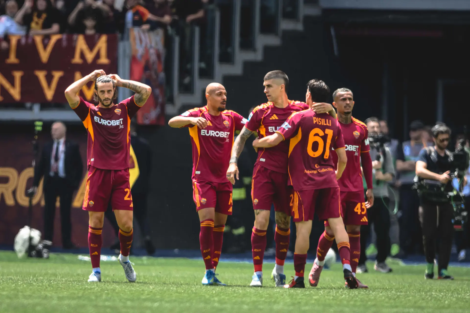 roma lazio squadra esultanza