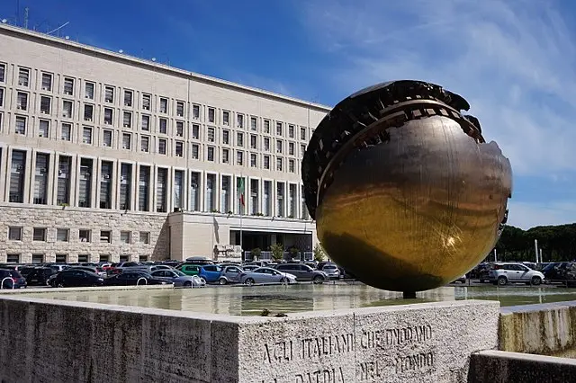 640px la farnesina roma 01 dsc00419