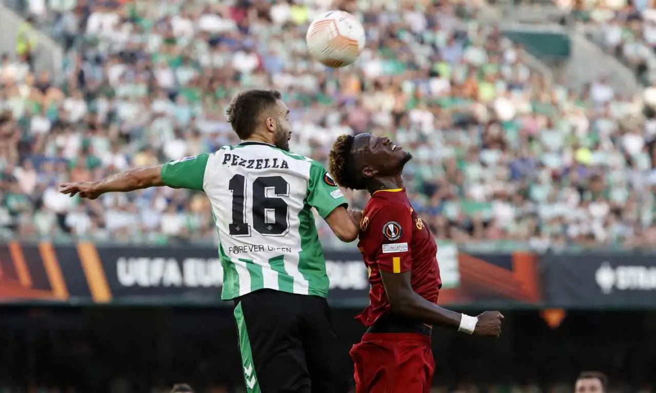 abraham con pezzella ultimecalcionapoliit 20221013