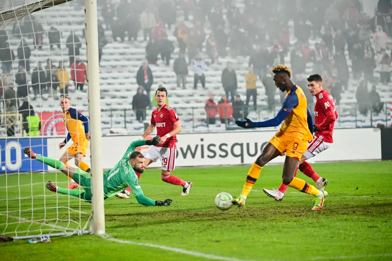 abraham tocco gol cska sofia roma