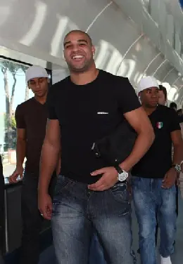 adriano20sorride1