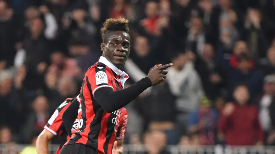 balotelli esulta nizza