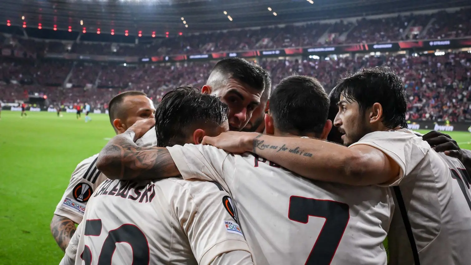 bayer leverkusen roma esultanza squadra