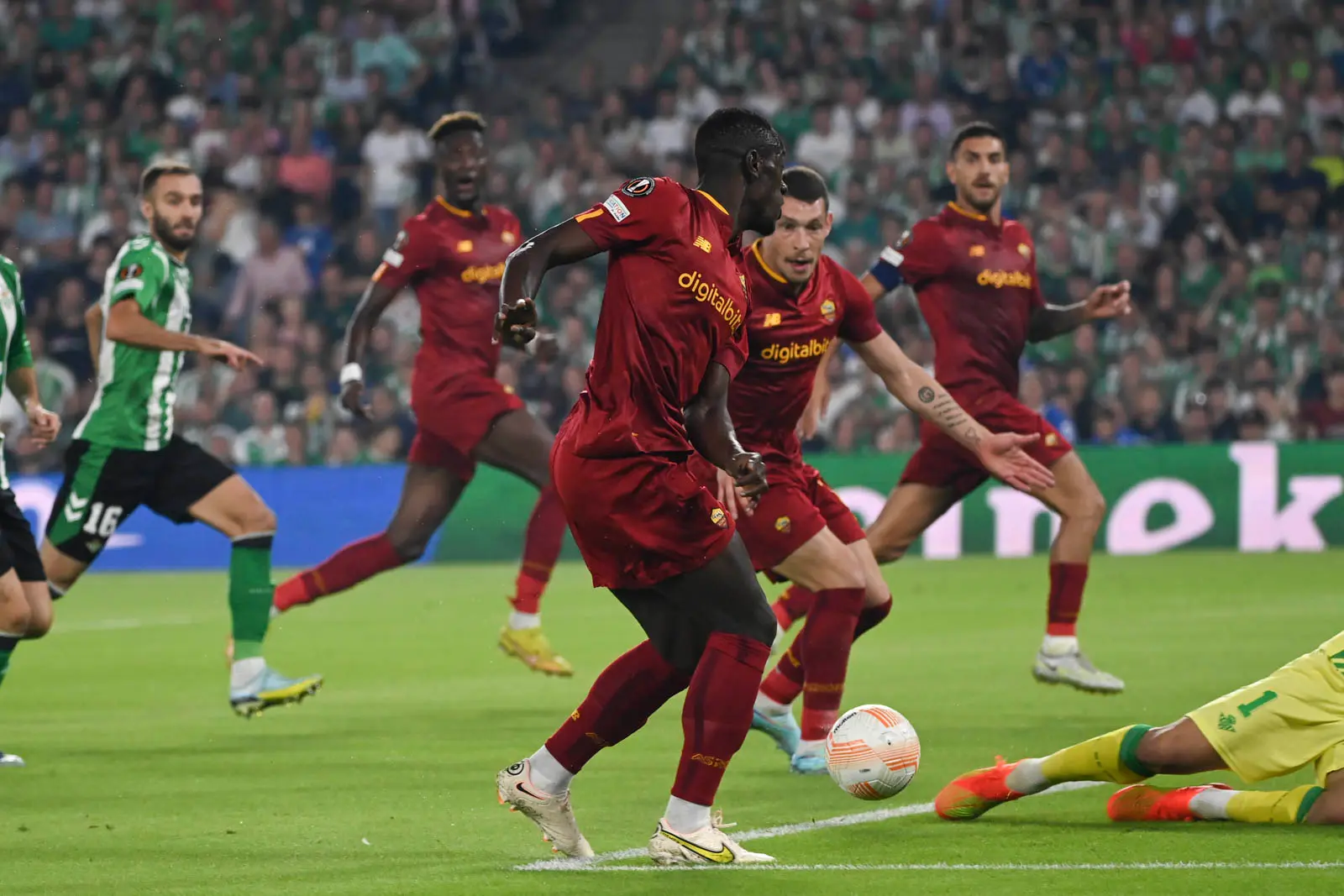 belotti camara betis roma 1