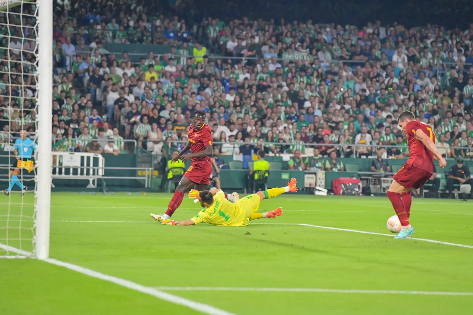belotti camara betis roma