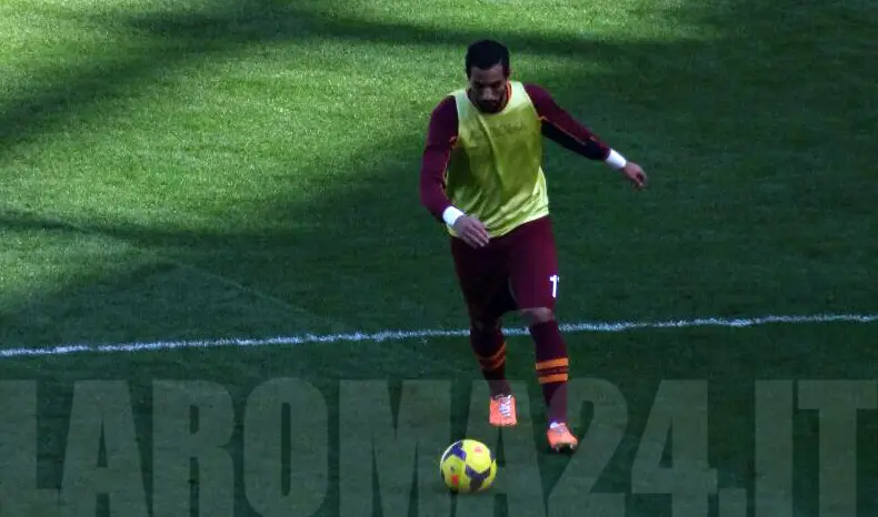 benatia riscaldamento tutta figura ok
