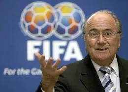 blatter20gesticola20non20bello