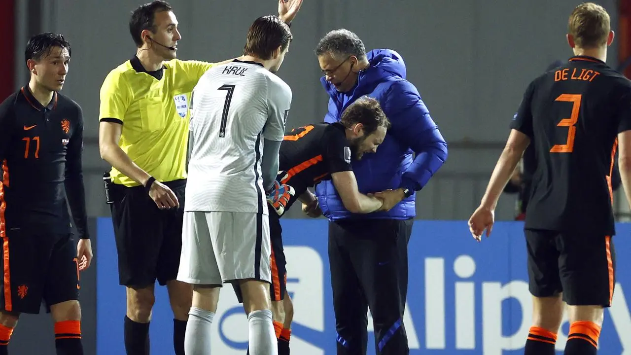 blind lijkt zware blessure op te lopen tijdens duel met gibraltar