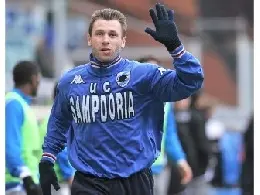cassano20saluta20felpa20bordo20campo