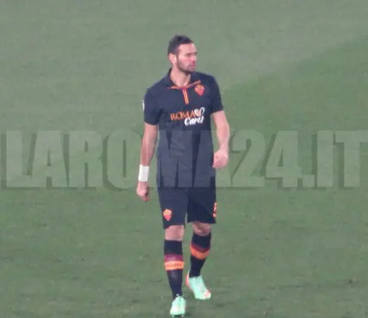 castan tutta figura nero