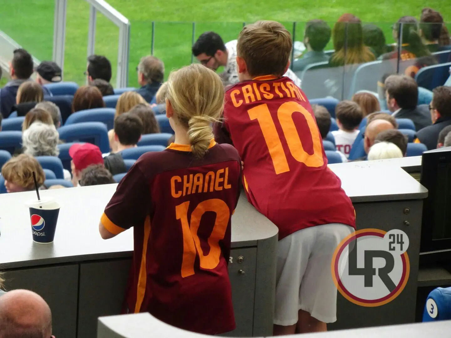 chanel cristian totti spalle