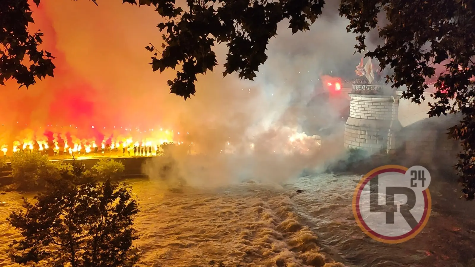compleanno roma 22 luglio tifosi isola tiberina
