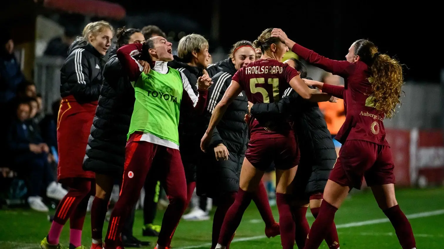 coppa italia femminile roma napoli esultanza squadra 1