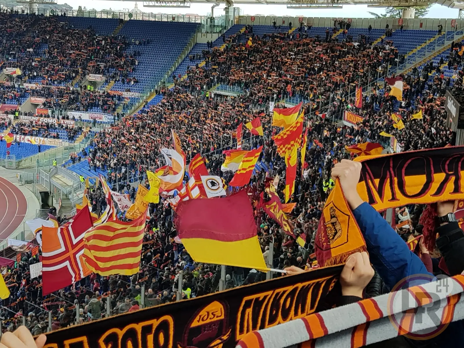 curva sud bandiere