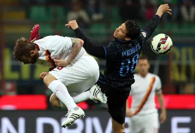 de rossi hernanes scontro