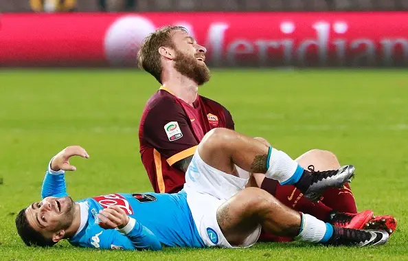de rossi insigne a terra napoli roma