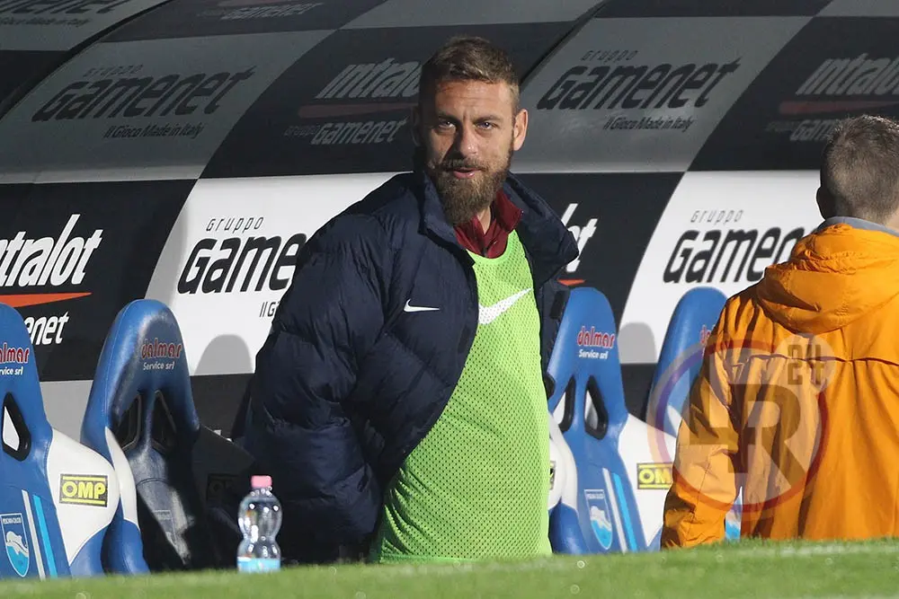 de rossi mezzo sorriso panchina lr24