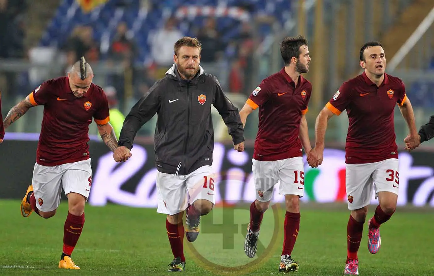 de rossi nainggolan pjanic toro per mano fine roma cesena 301014 mancini