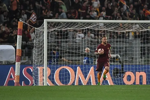 de rossi pallone