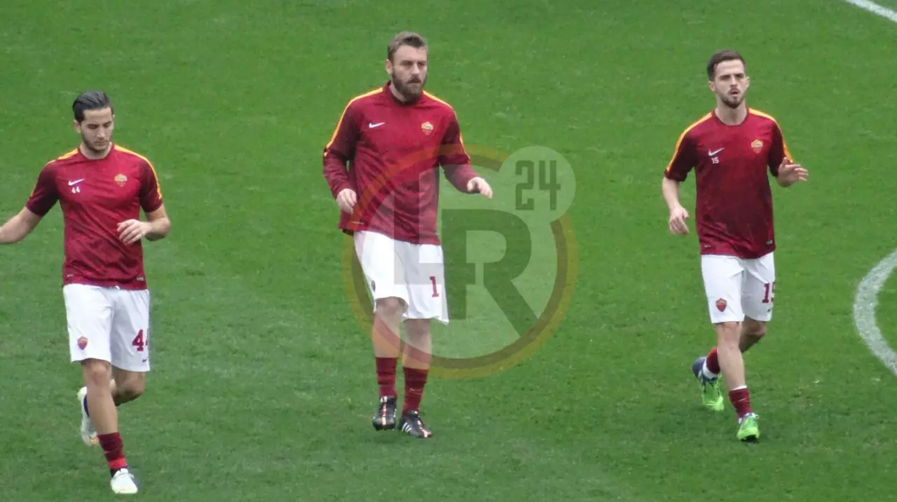 de rossi pjanic manolas riscaldamento