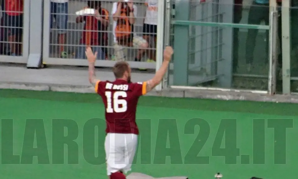de rossi saluta presentazione roma fenerbahce 190814