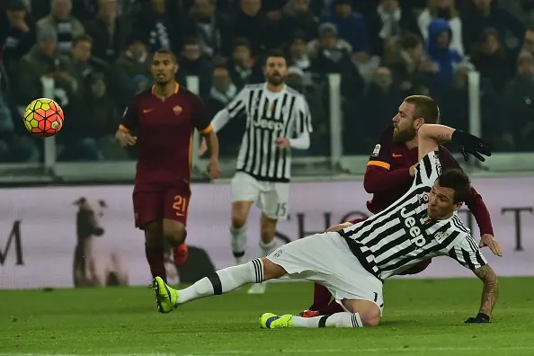 de rossi scivolata juve roma