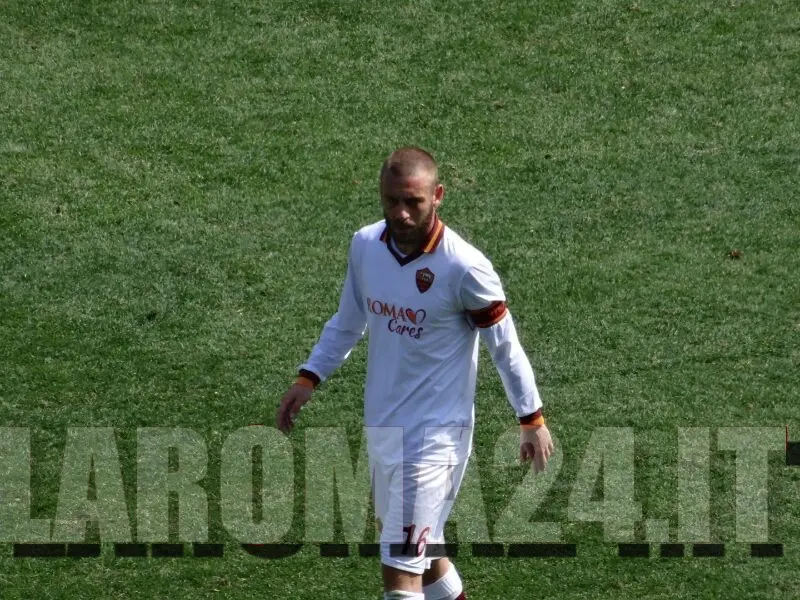 de rossi tutta figura sassuolo roma