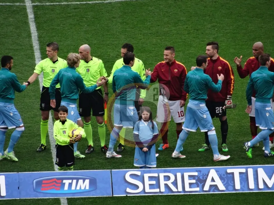 derby saluto squadre a met campo lr24