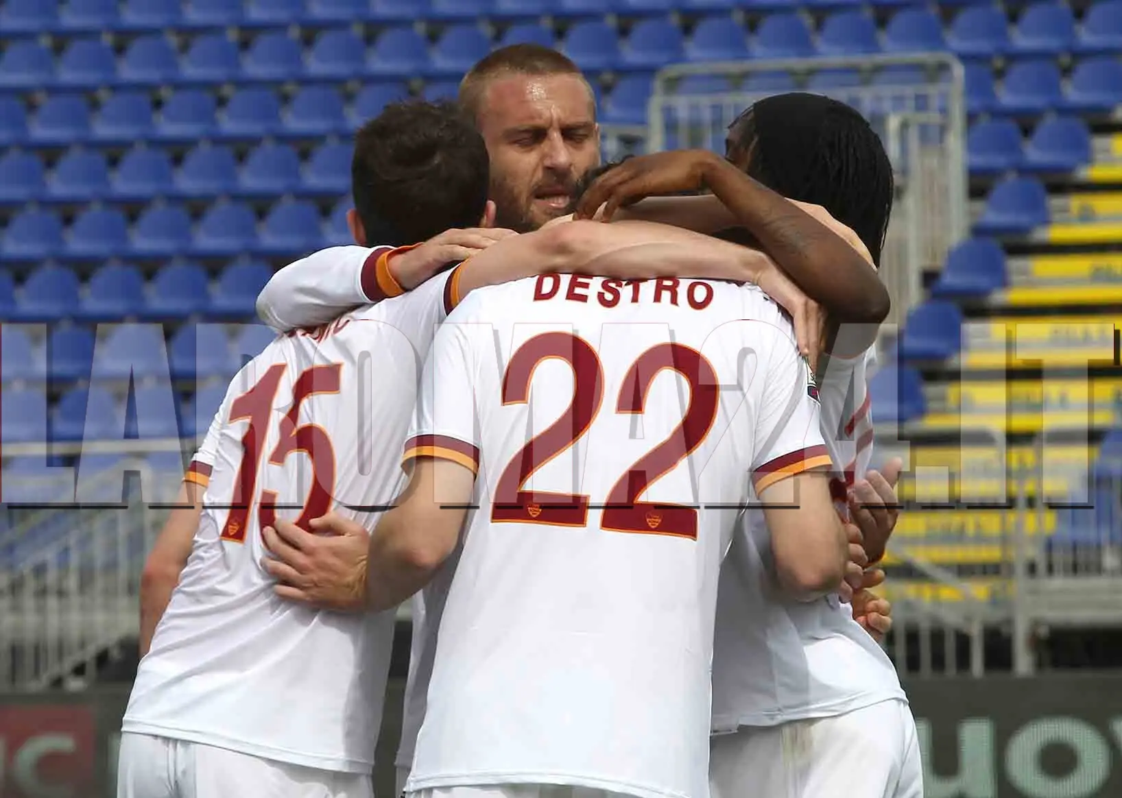 destro esultanza gruppo cagliari