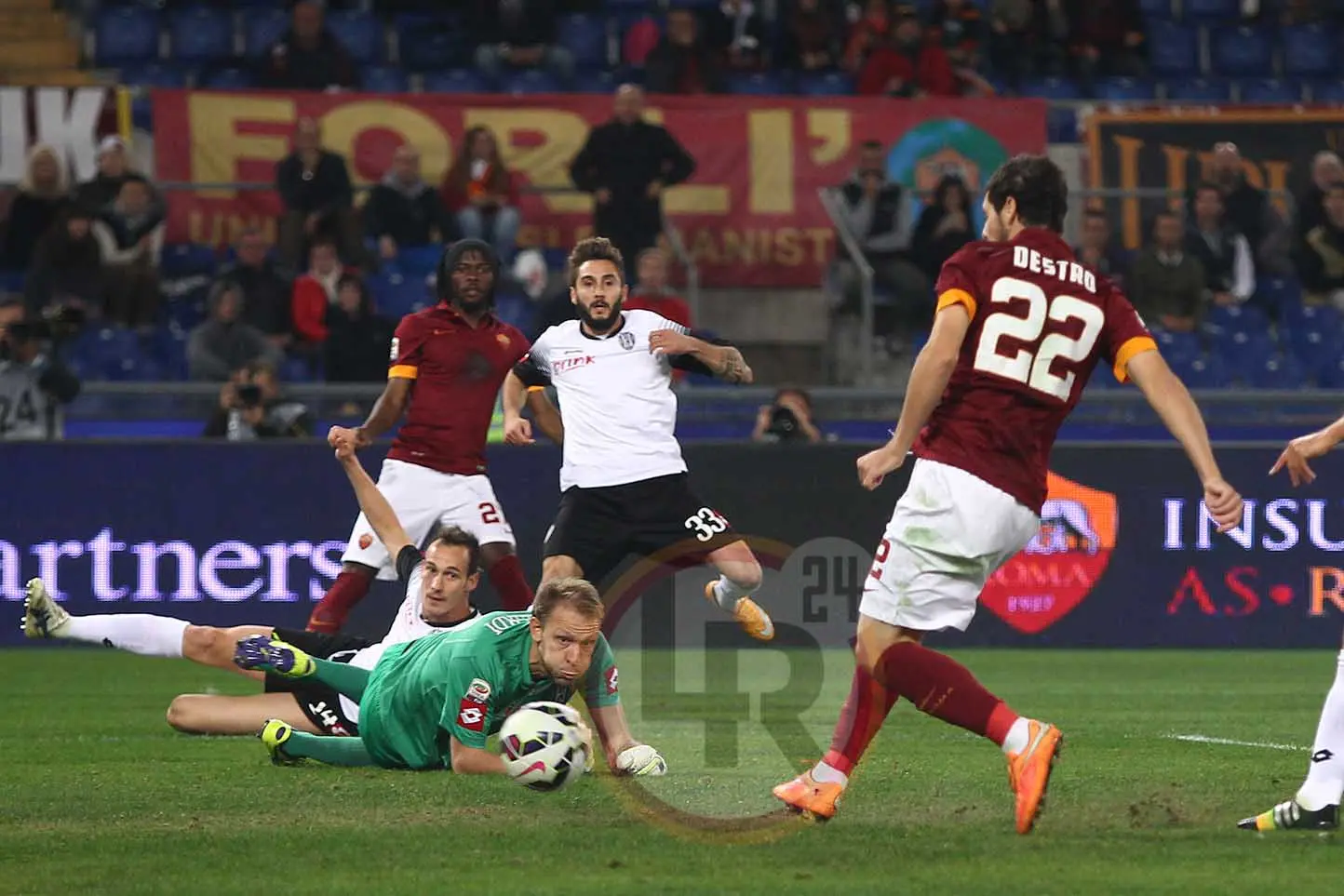 destro tap in gol roma cesena 291014 mancini