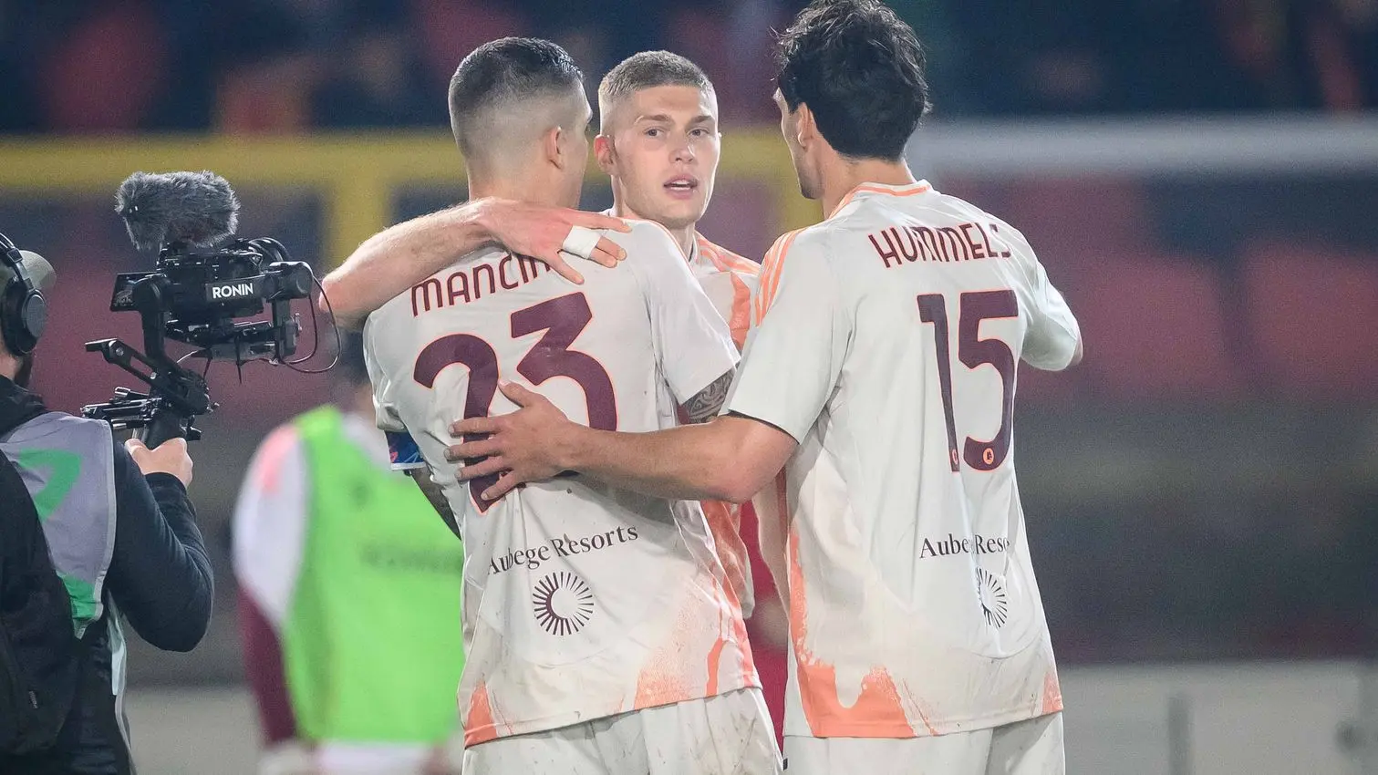 dovbyk mancini e hummels lecce roma