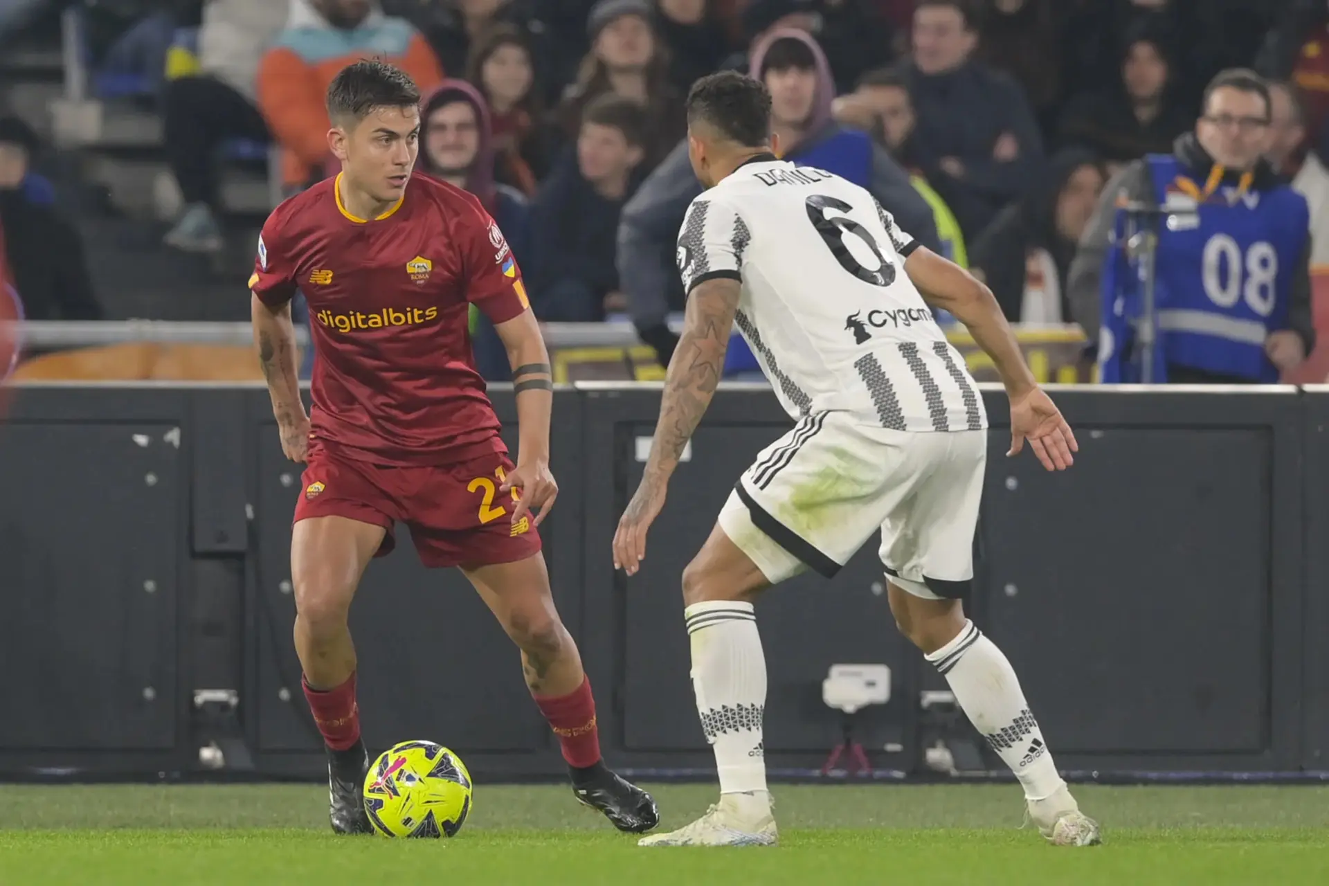 dybala e danilo roma juve 1