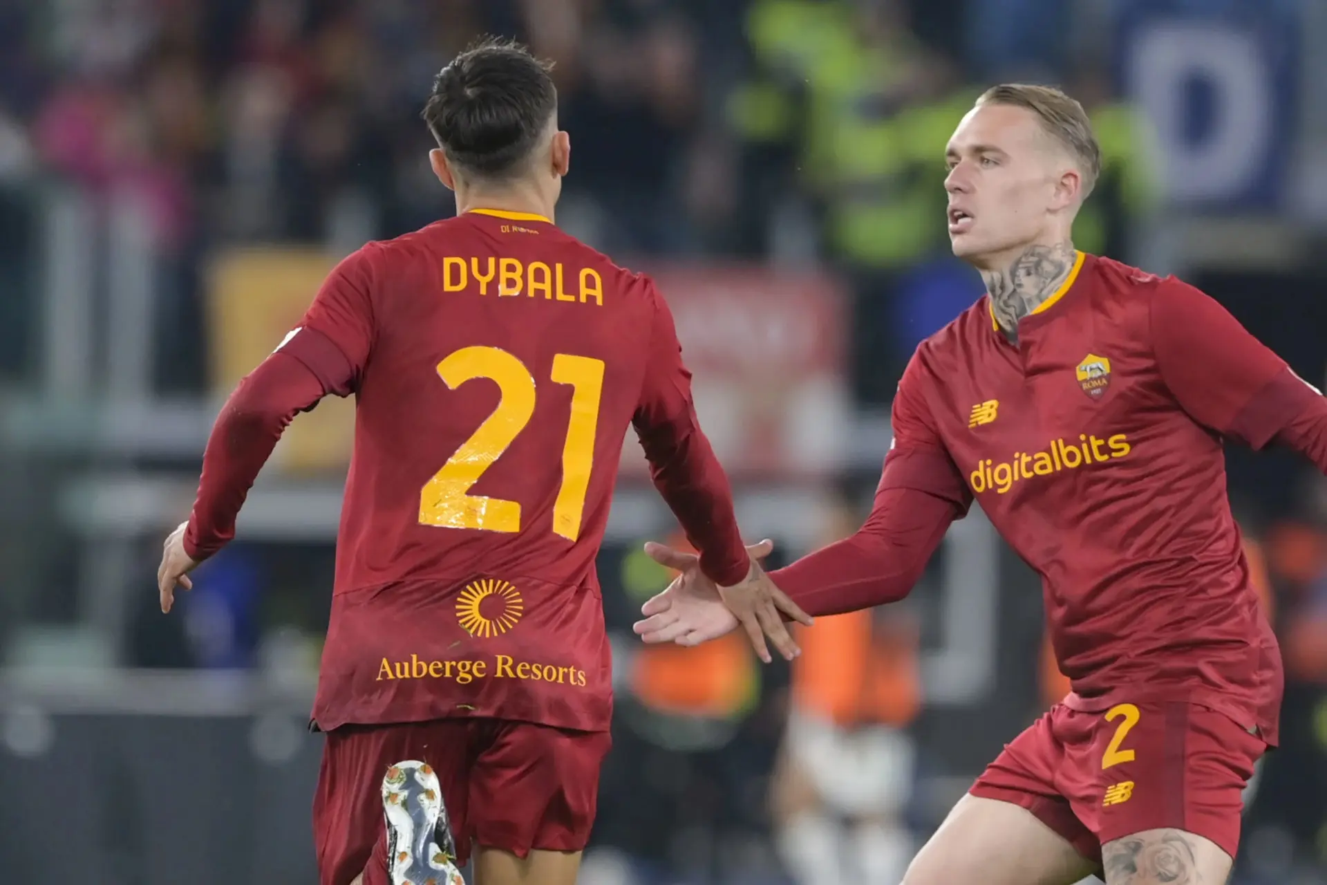 dybala e karsdorp roma sassuolo