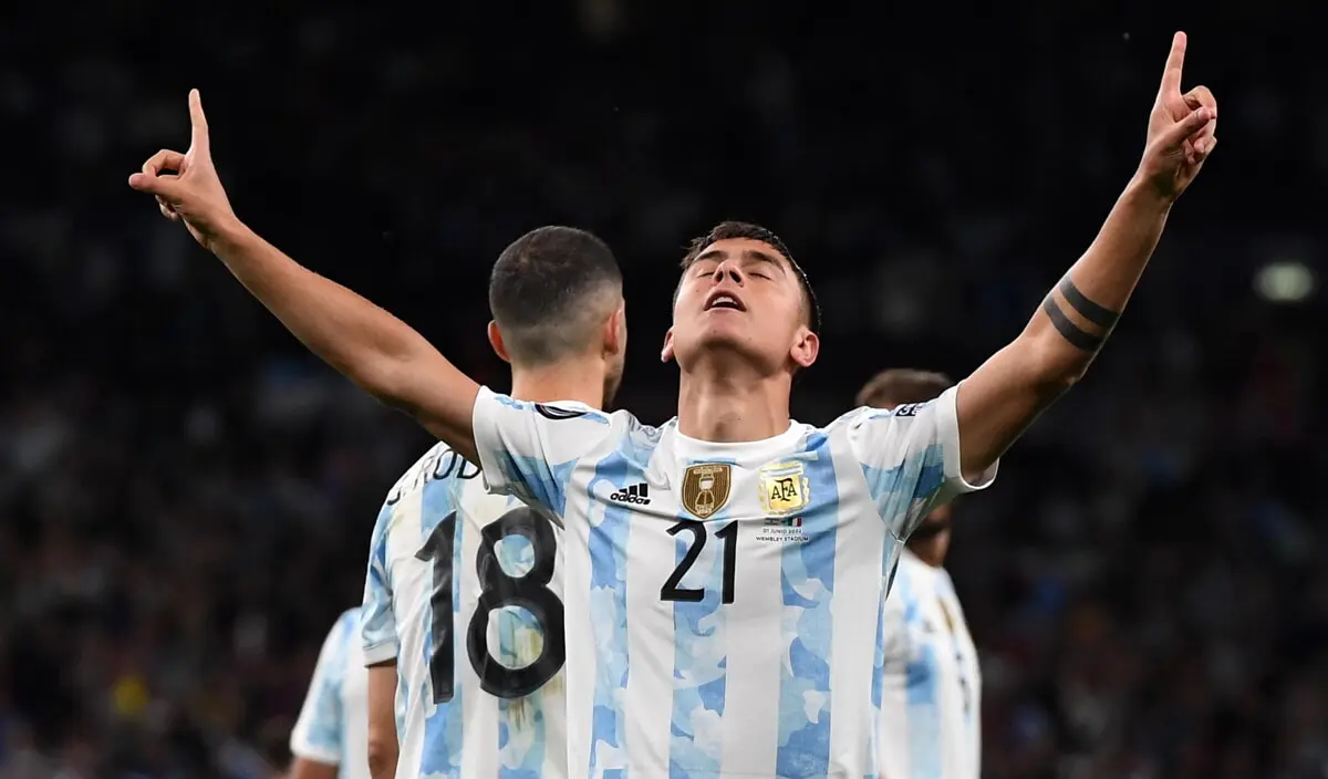 dybala esulta