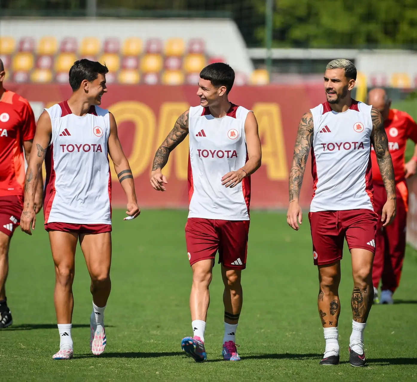 dybala paredes e soule trigoria