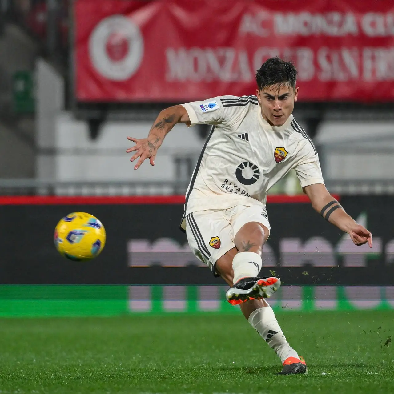 dybala punizione monza roma