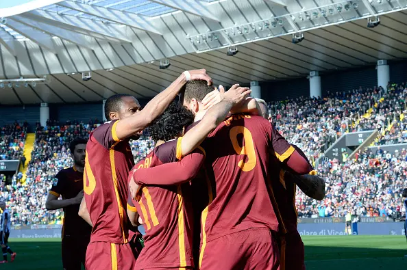 dzeko abbracciato udinese roma