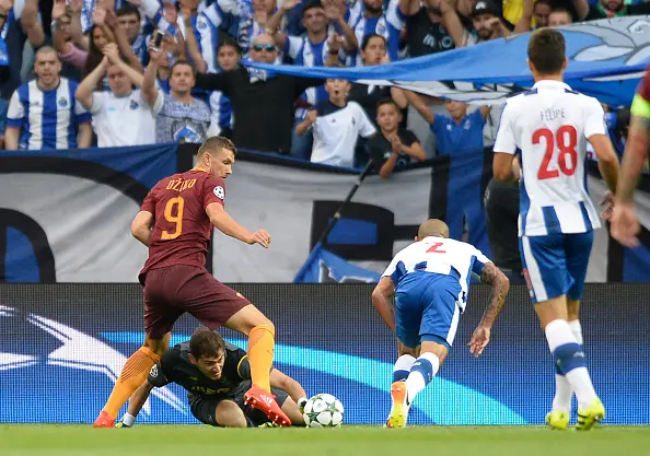 dzeko azione porto roma