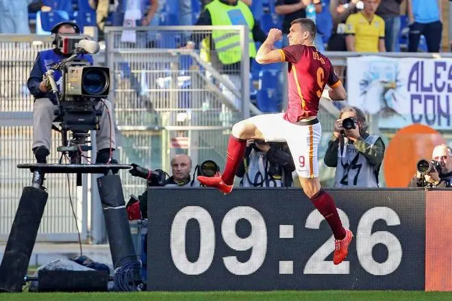 dzeko esulta profilo