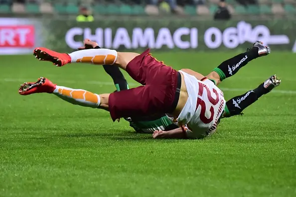 el shaarawy a terra rigore sassuolo roma