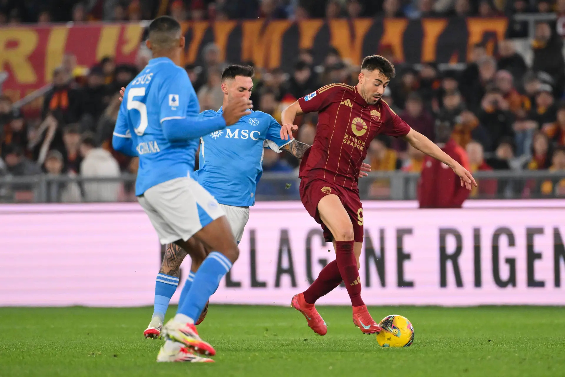el shaarawy e politano roma napoli